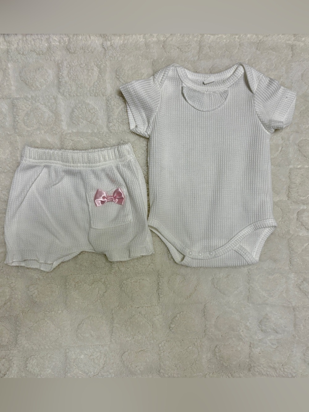 Baby White Waffle-Knit Bodysuit & Shorts Set with Pink Bow